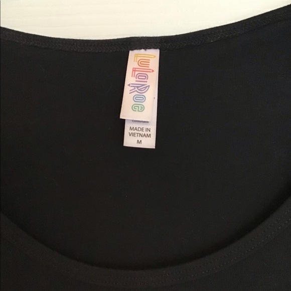 Women’s Solid Black LuLaRoe Classic Tee Size Medium - Picture 2 of 6